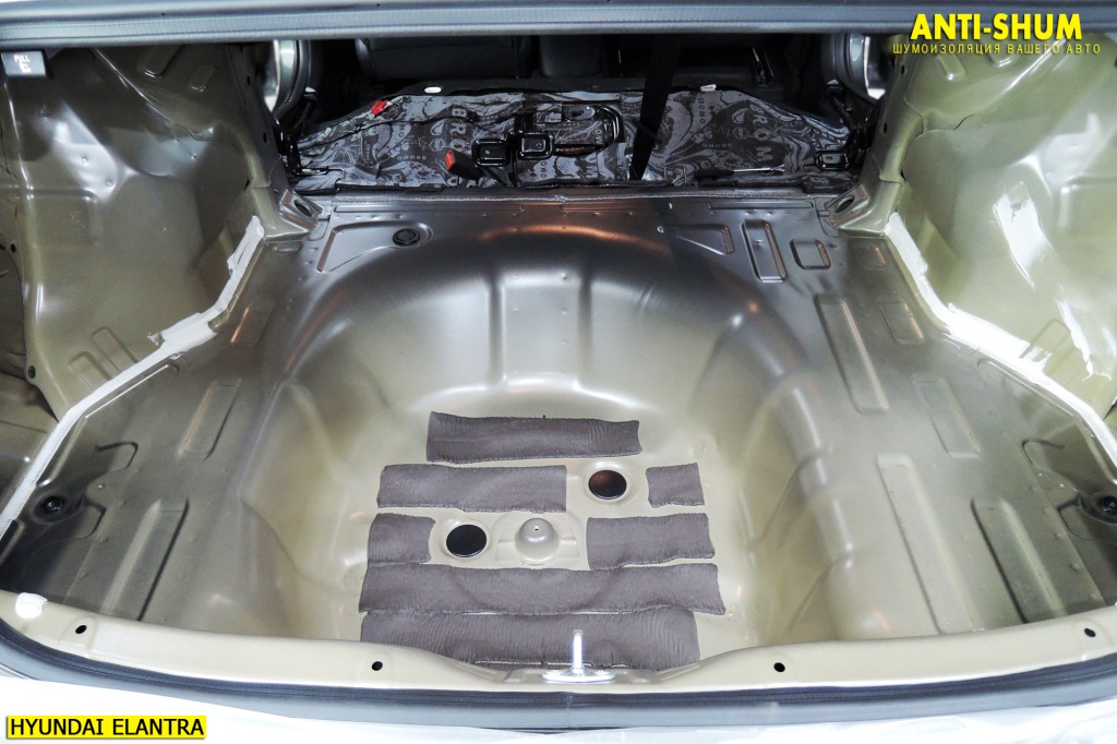 HyundaiElantra_013.JPG