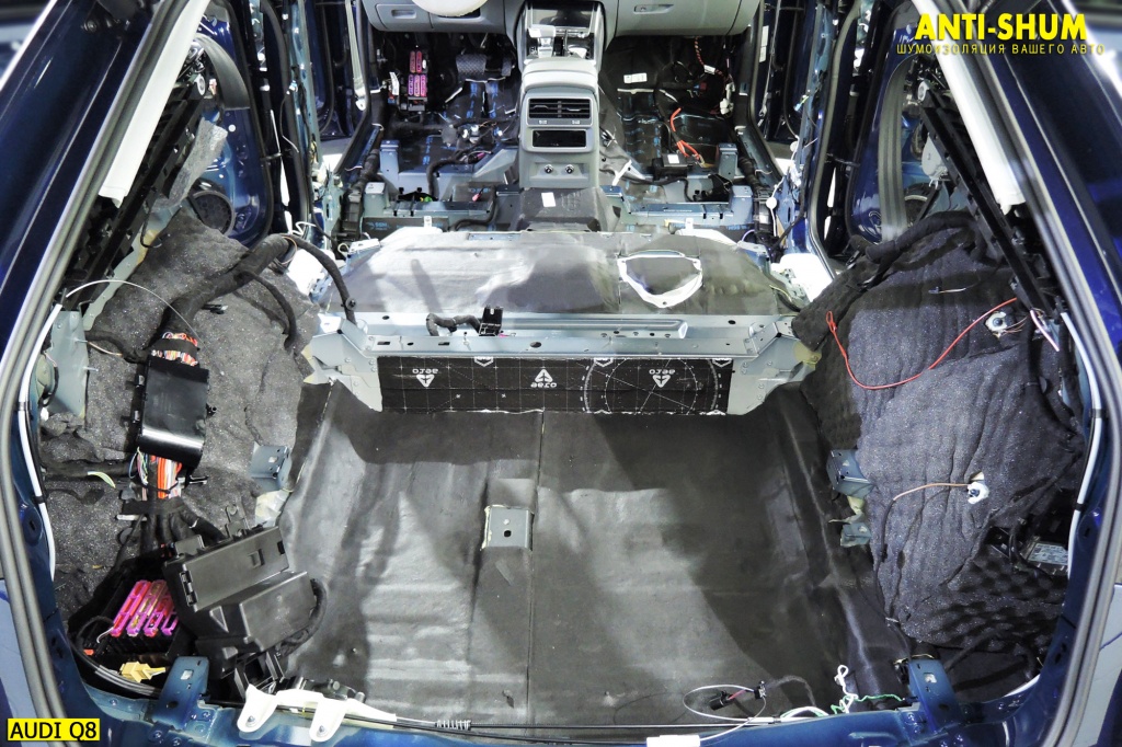 AudiQ8_017.jpg