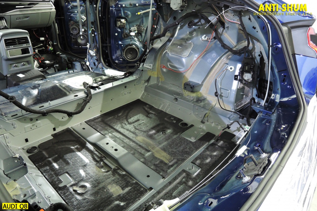 AudiQ8_013.jpg