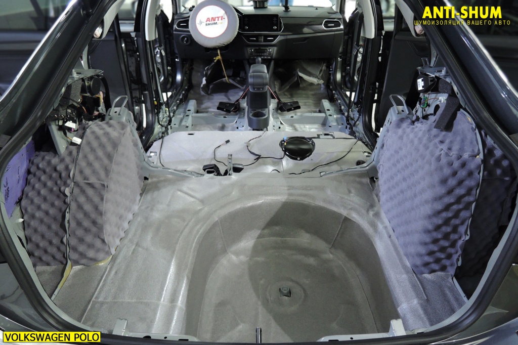 VolkswagenPolo_8.jpg